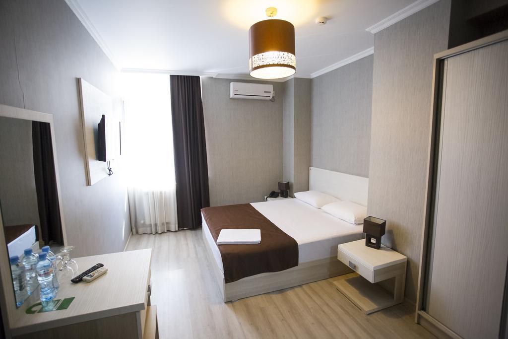 Batus Hotel Batumi Luaran gambar
