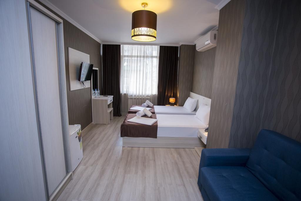 Batus Hotel Batumi Luaran gambar