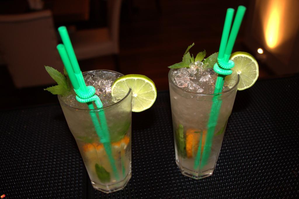 Batus Hotel Batumi Luaran gambar