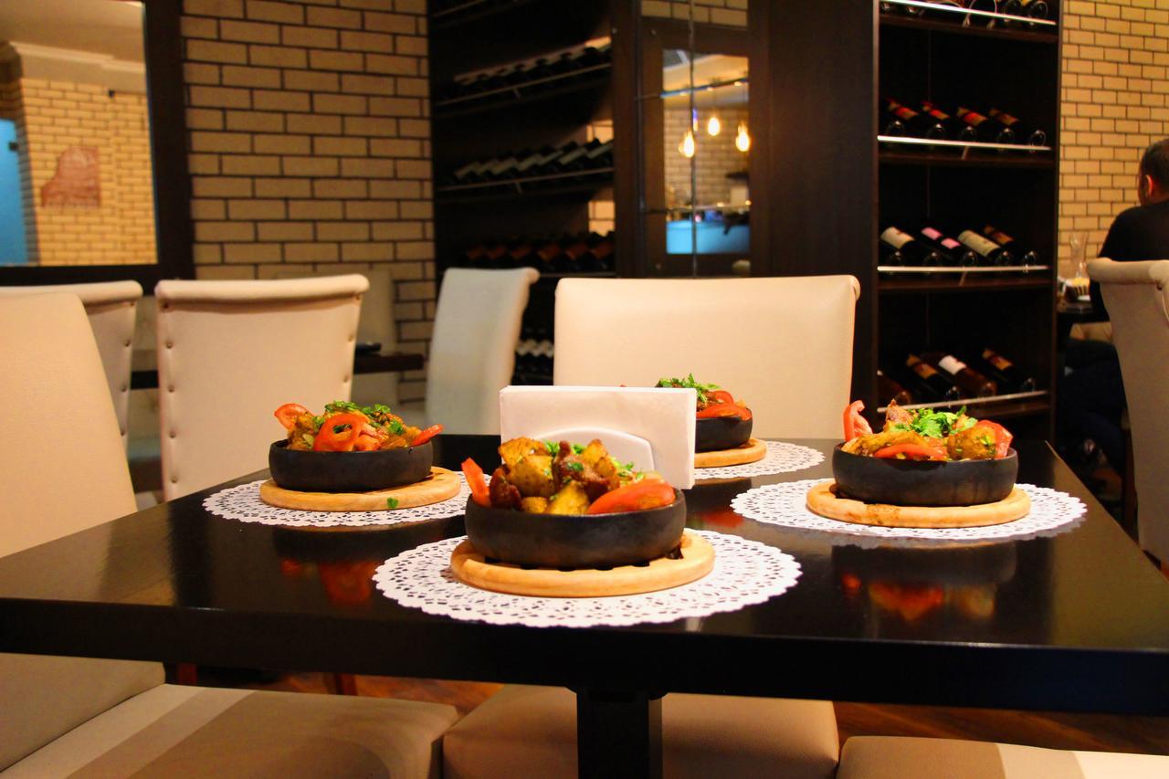 Batus Hotel Batumi Luaran gambar