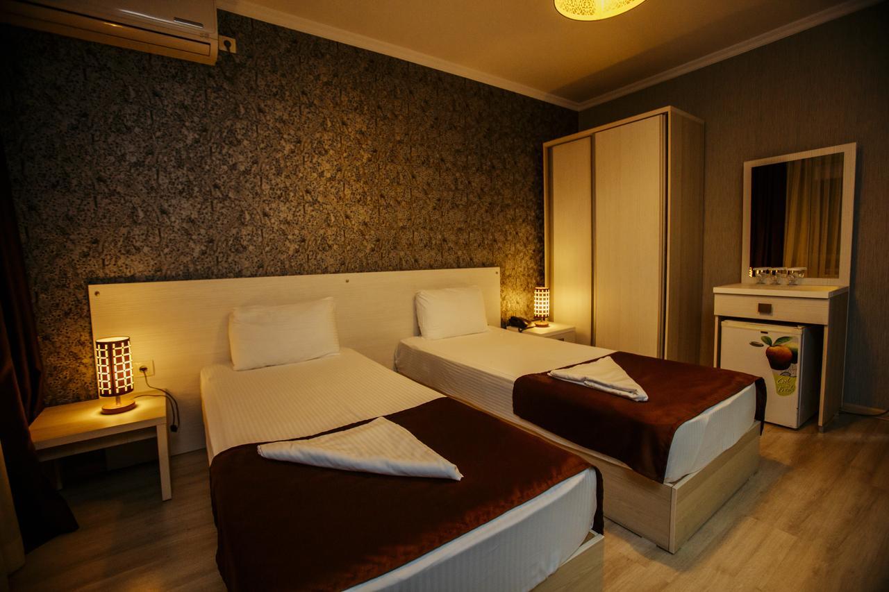 Batus Hotel Batumi Luaran gambar