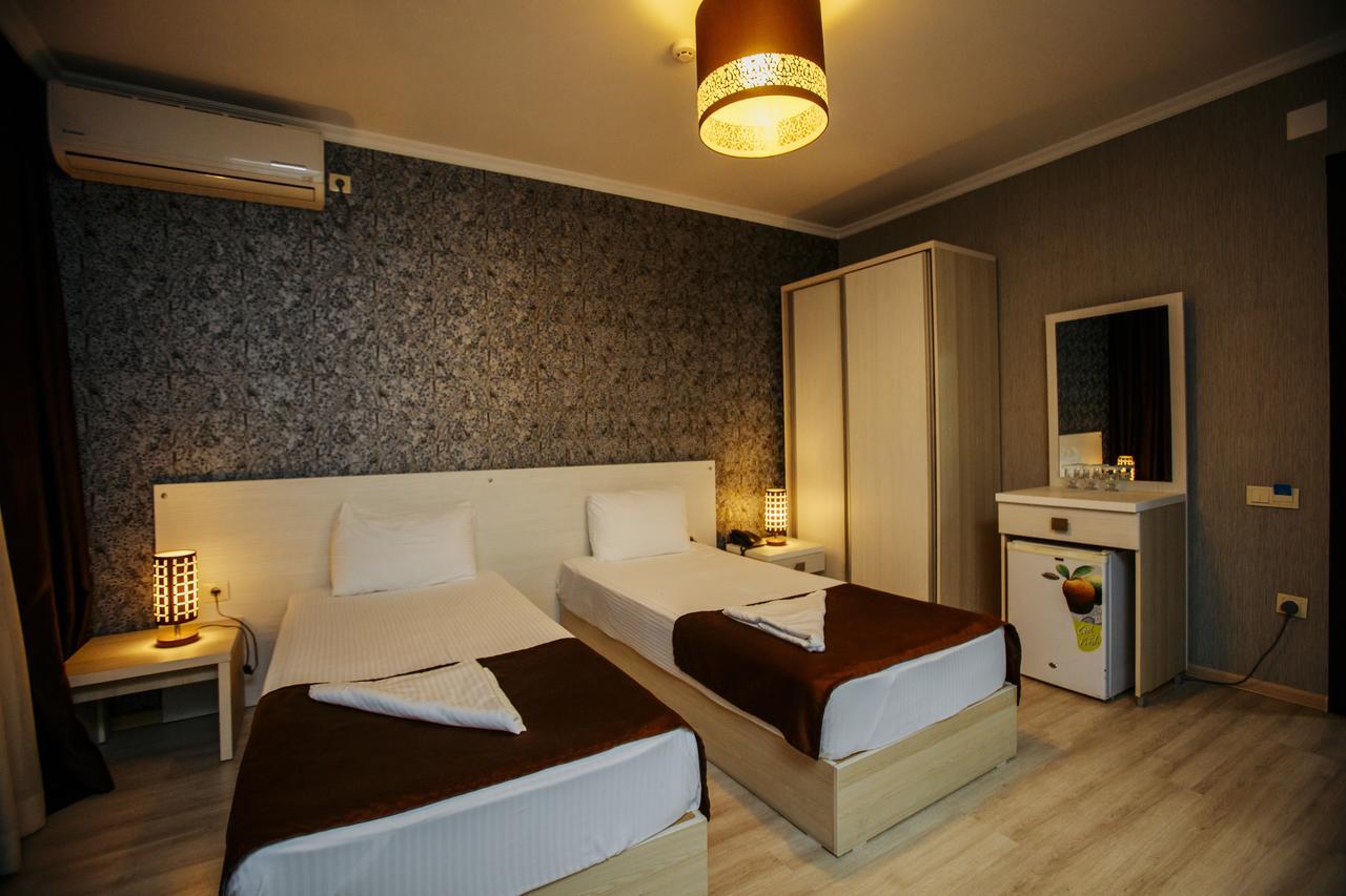 Batus Hotel Batumi Luaran gambar